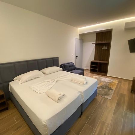 Adriatik Hotel Vlore Bagian luar foto