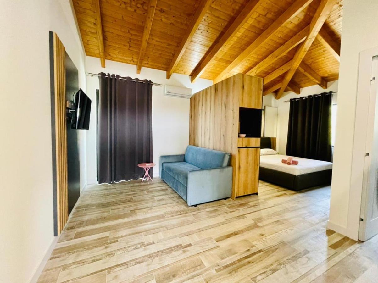 Adriatik Hotel Vlore Bagian luar foto