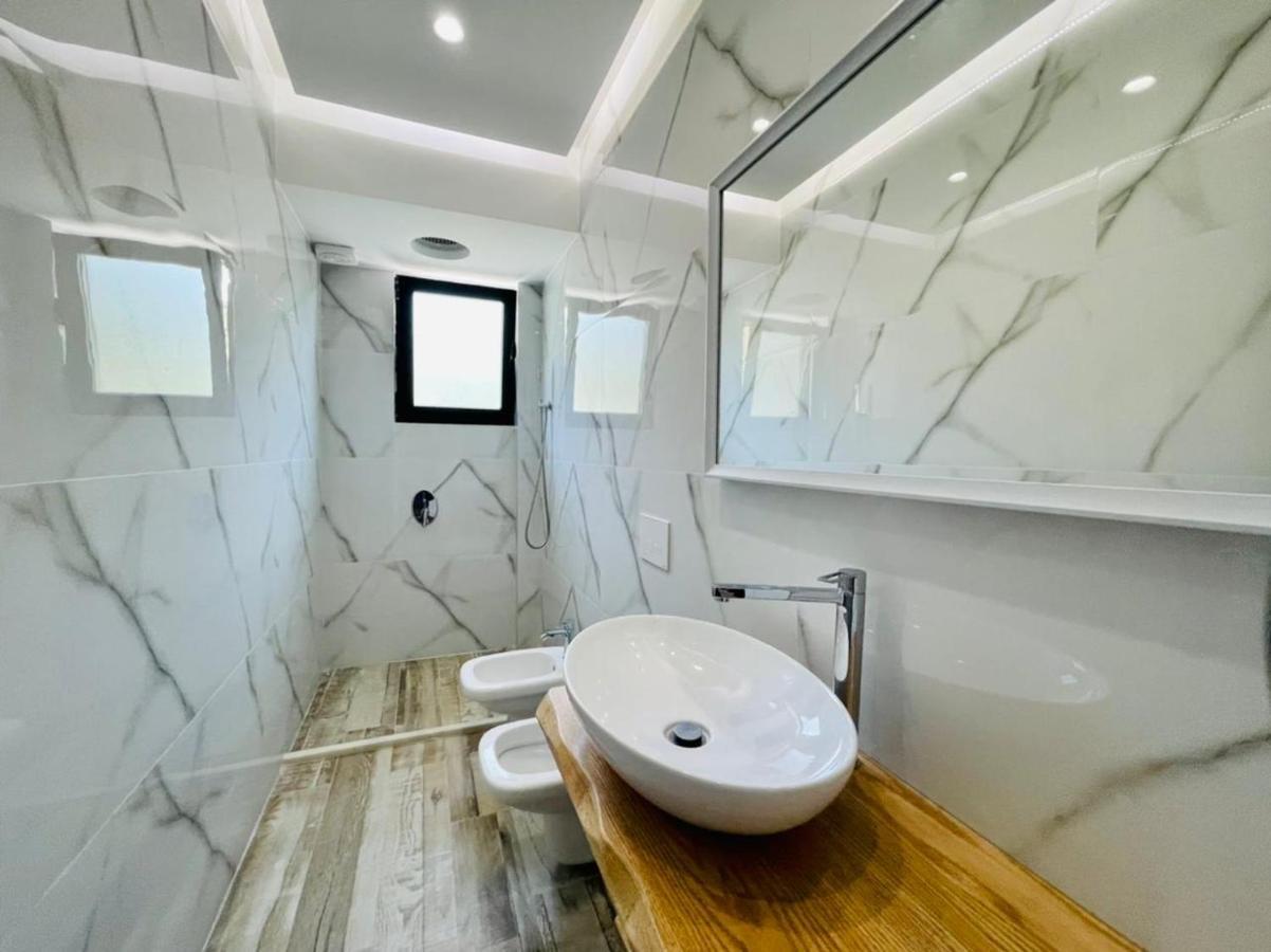 Adriatik Hotel Vlore Bagian luar foto
