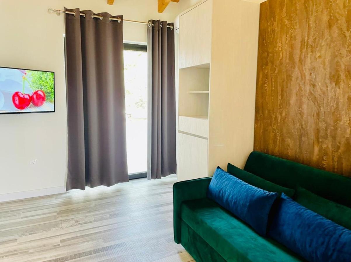 Adriatik Hotel Vlore Bagian luar foto